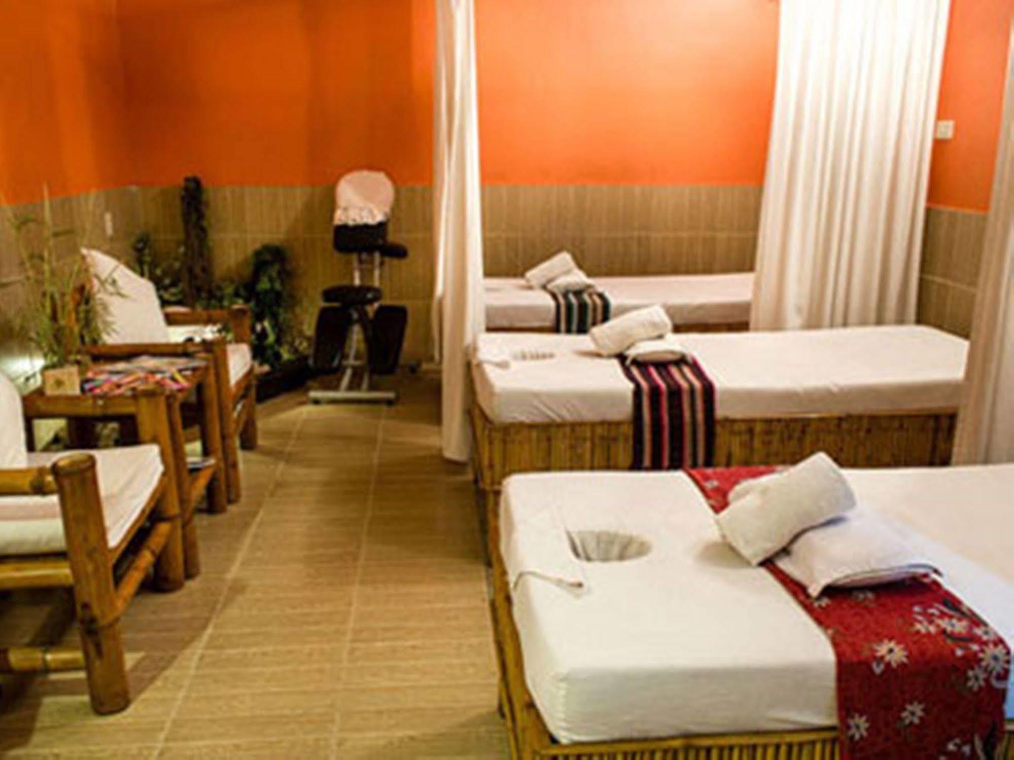 Matabungkay Beach Hotel Lian Eksteriør billede