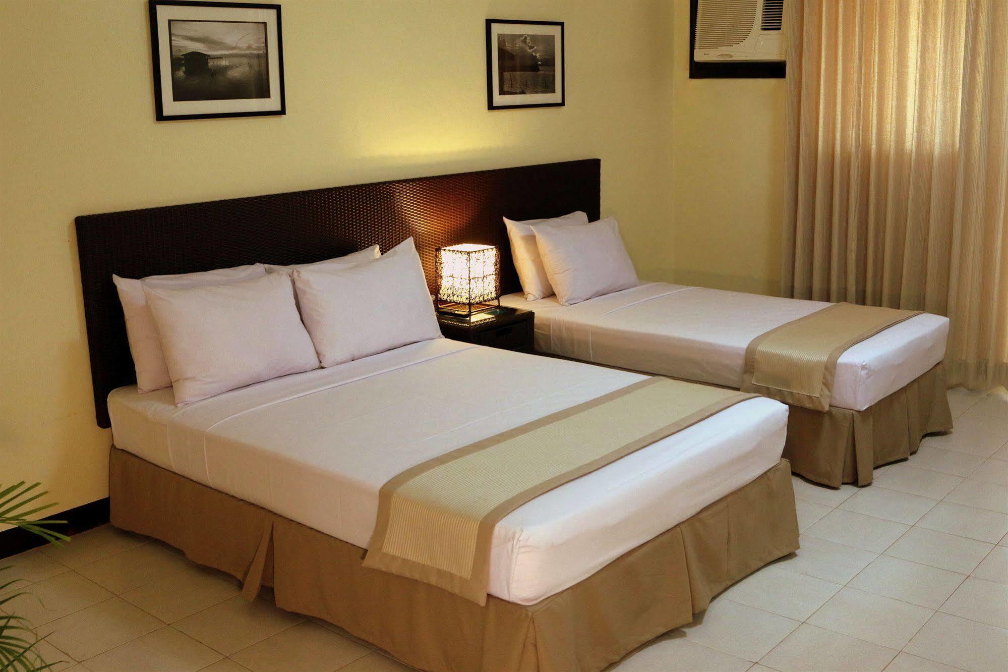 Matabungkay Beach Hotel Lian Eksteriør billede