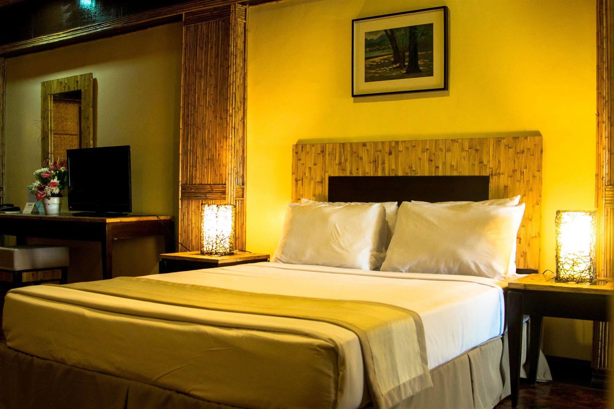 Matabungkay Beach Hotel Lian Eksteriør billede
